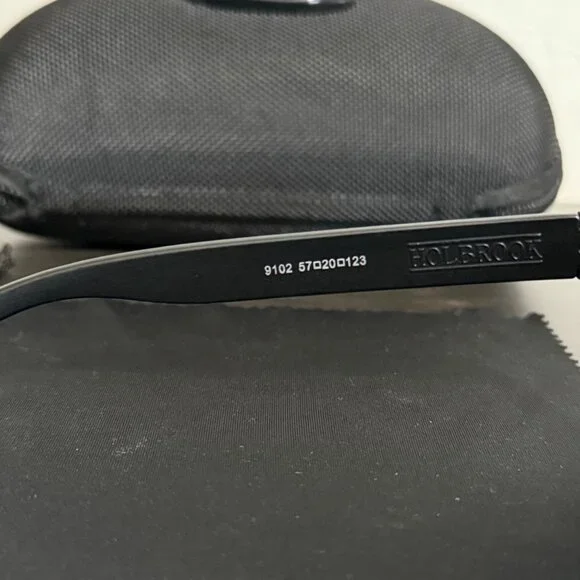 OO9102 Oakley Holbrook Black Matte - Picture 8 of 8